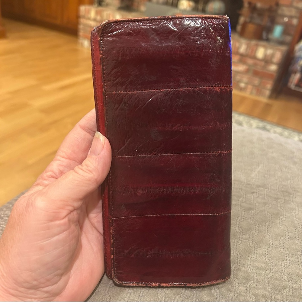 Vintage Elegant Burgundy Genuine Eel Skin Wallet